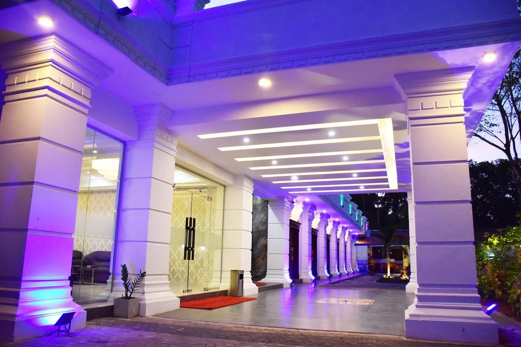 Euro Star Hotel Katunayaka Extérieur photo