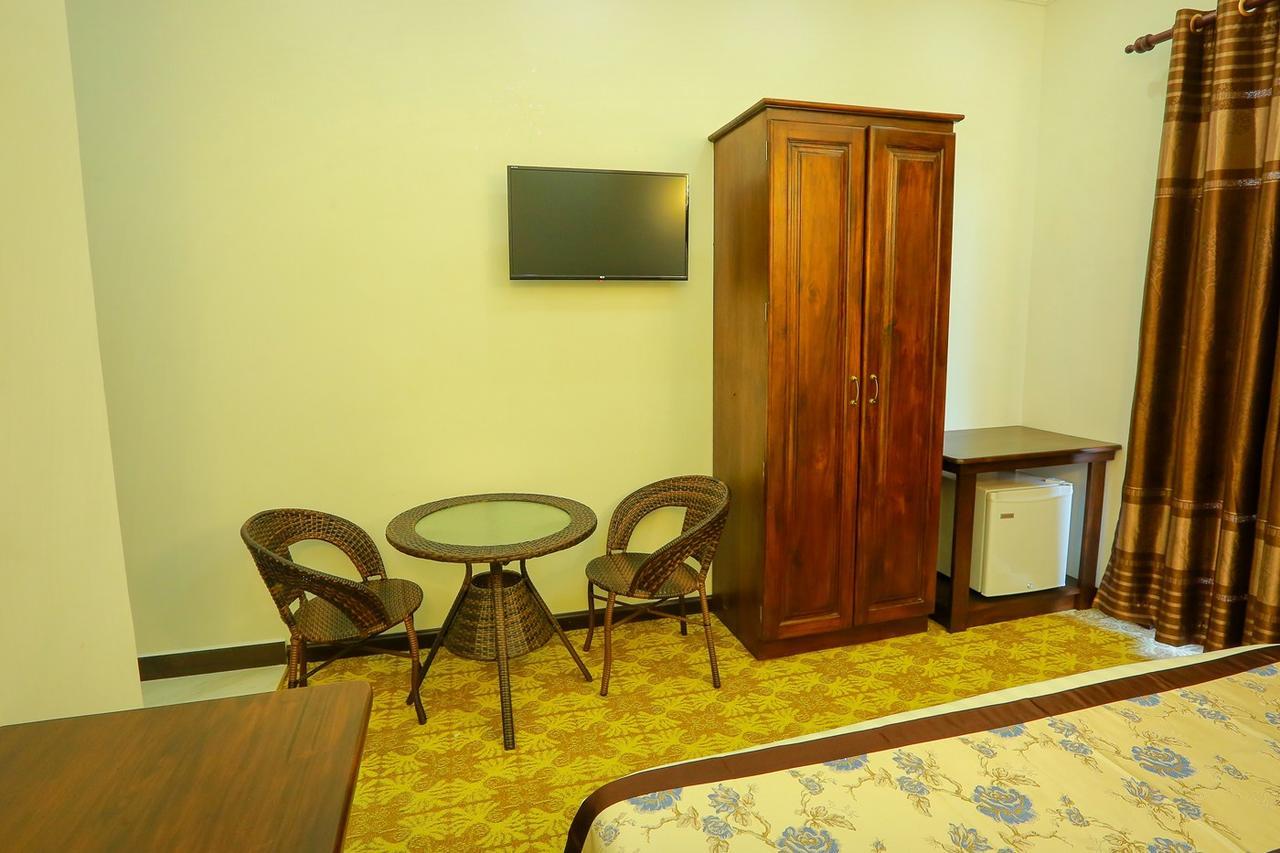 Euro Star Hotel Katunayaka Extérieur photo