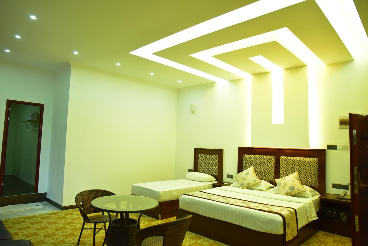 Euro Star Hotel Katunayaka Extérieur photo