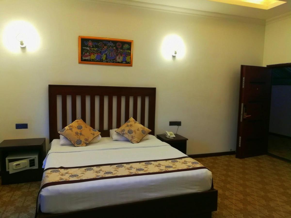 Euro Star Hotel Katunayaka Extérieur photo